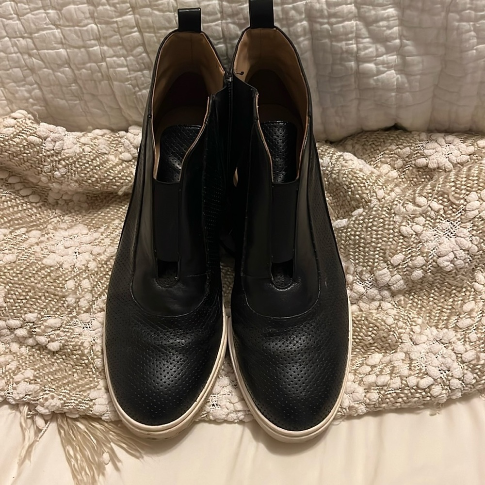 Paolo black bootie